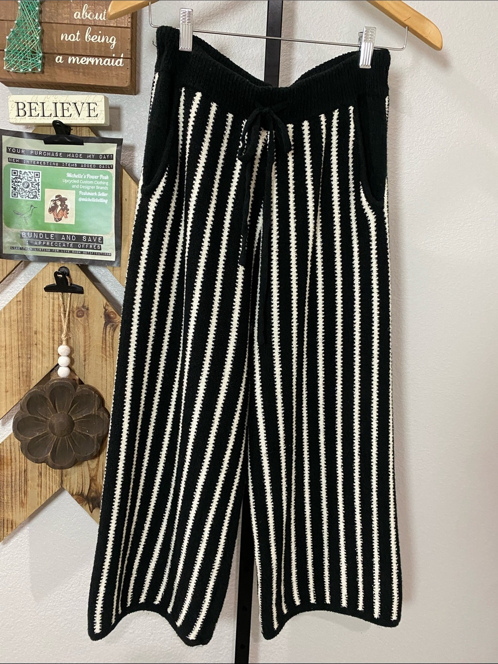 Promesa Black and White Striped Knit Joggers w14-19 r14 L20